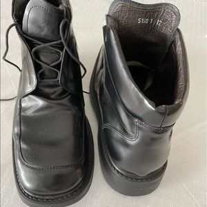 Mens leather black ankle boots. Size 12 regular width.